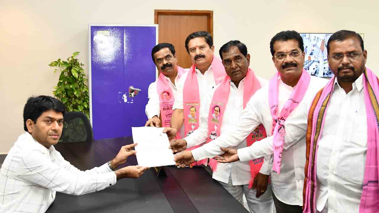 76 నామినేషన్లు