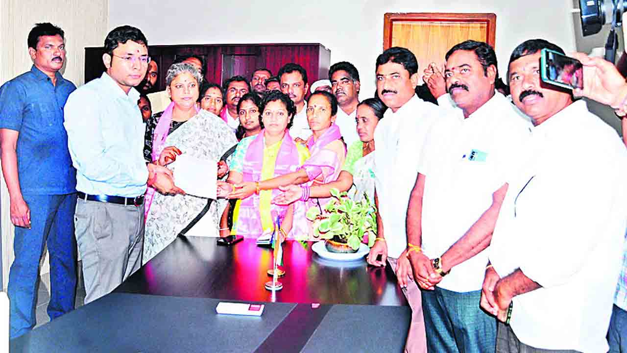 రైతుల పరిస్థితి దుర్భరం