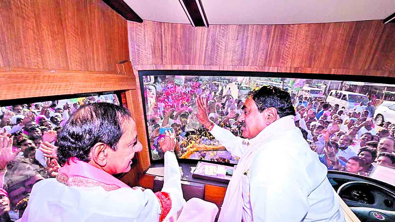 కేసీఆర్‌కు ఘనస్వాగతం