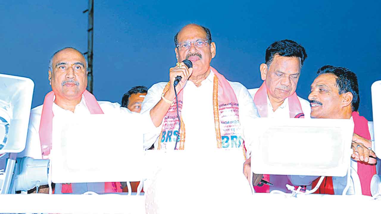 అబద్ధపు హామీలతో కాంగ్రెస్‌ మోసం