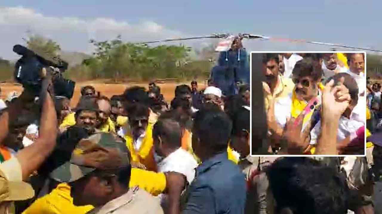 Balakrishna | సెల్ఫీ అడిగితే ఒక్కటిచ్చాడు.. అభిమాని చెంప చెల్లుమనిపించిన బాలకృష్ణ