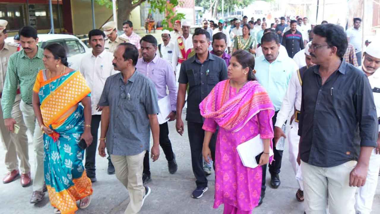 భద్రాద్రి కలెక్టర్‌ ప్రియాంక ఆల