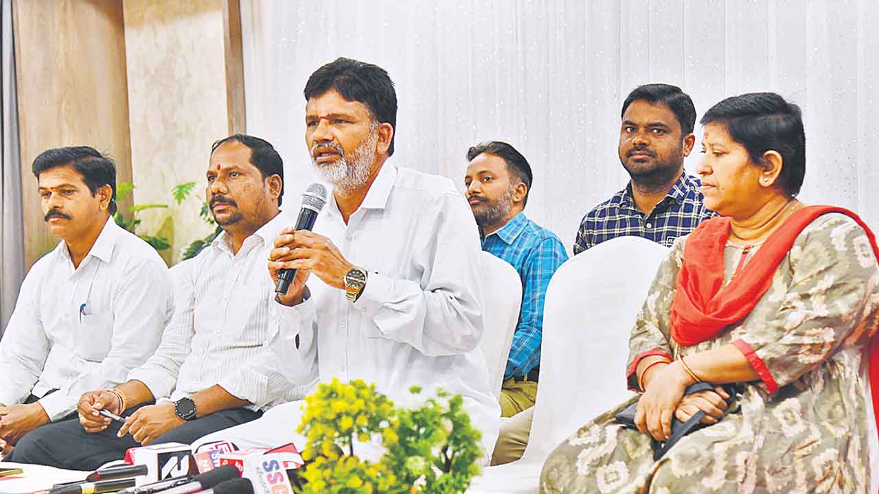 బీఆర్‌ఎస్‌ అభ్యర్థి వినోద్‌కు ట్రస్మా మద్దతు