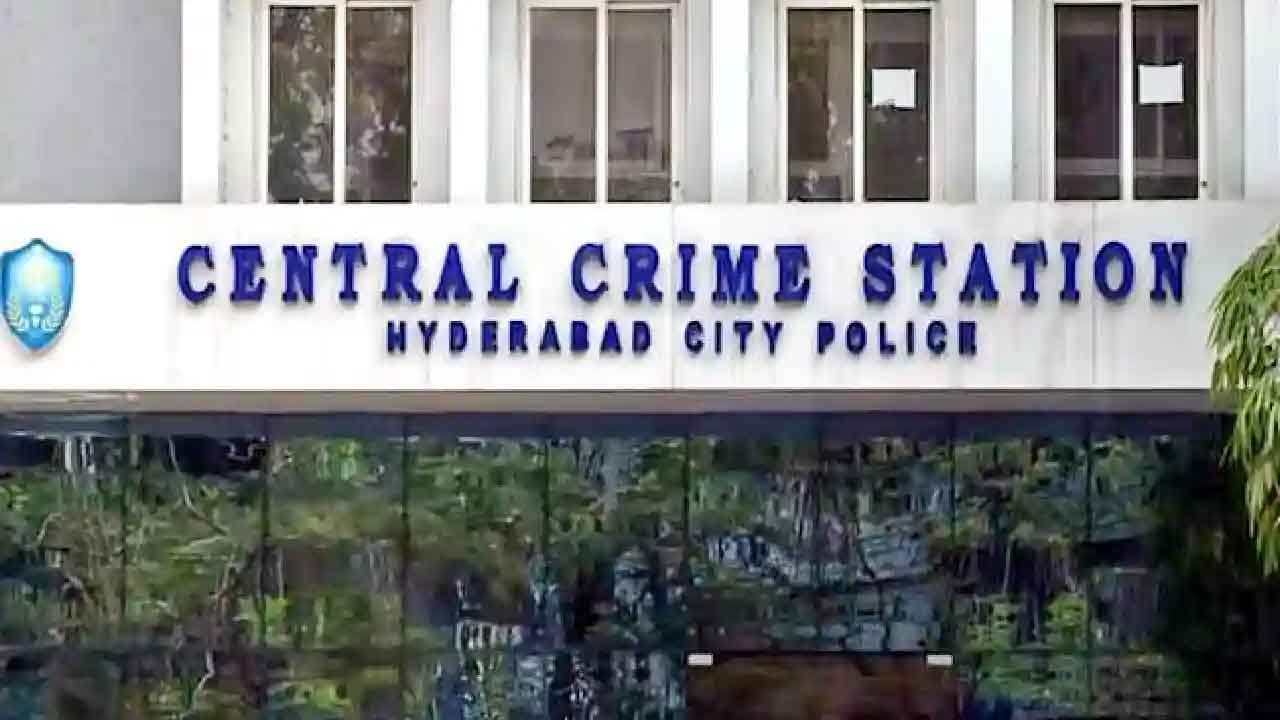 అధిక వడ్డీల పేరుతో 3.04 కోట్లు స్వాహా