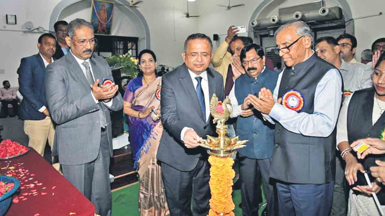 అంబేద్కర్‌ సేవలు ప్రపంచానికే ఆదర్శనీయం