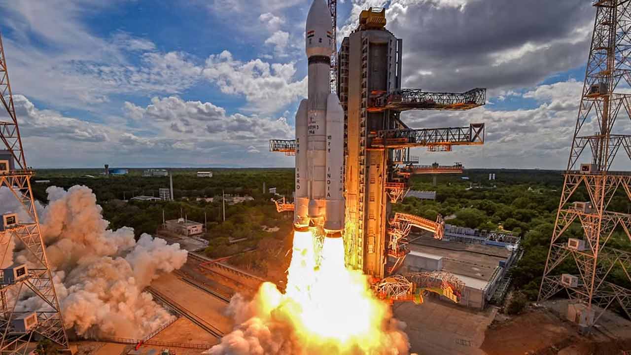 Chandrayaan-3 | అంతరిక్ష శకలాన్ని ఢీకొట్టకుండా తప్పించేందుకు.. 4 సెకండ్ల ఆలస్యంగా చంద్రయాన్‌ 3 ప్రయోగం