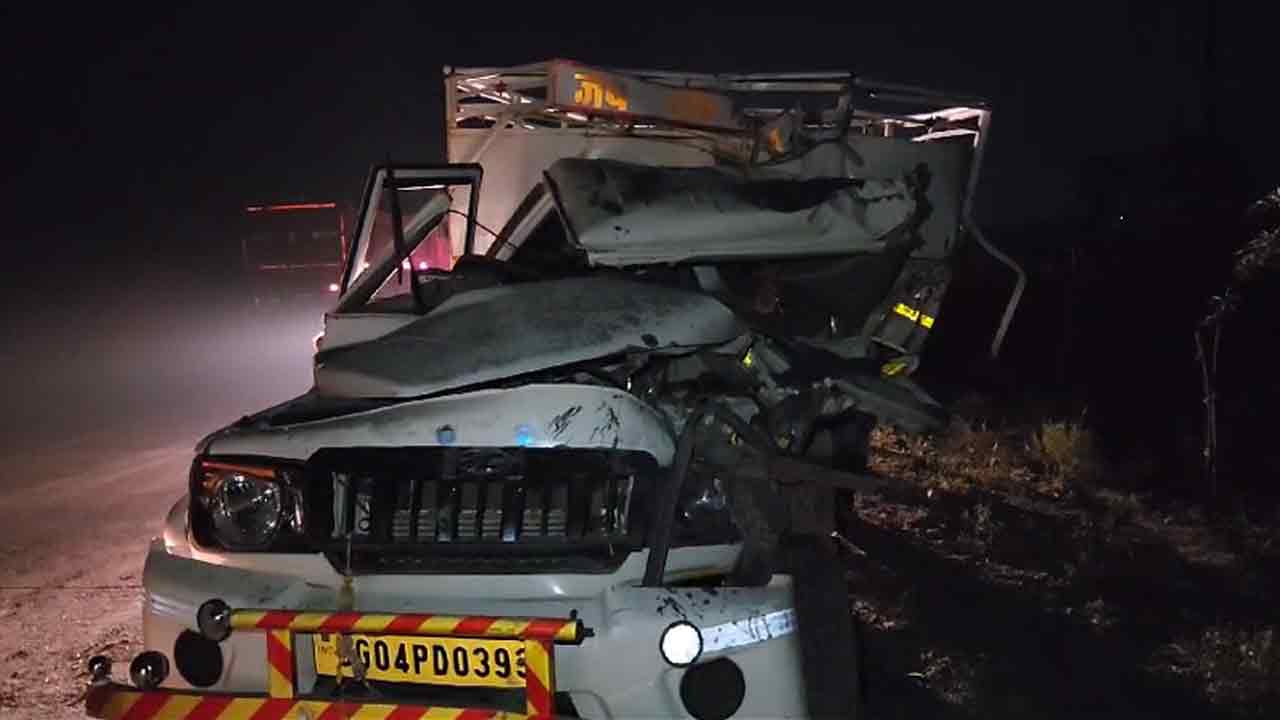 Road Accident | ఆగిఉన్న లారీని ఢీకొన్న మినీ వ్యాన్‌.. ముగ్గురు చిన్నారులు సహా 9 మంది మృతి