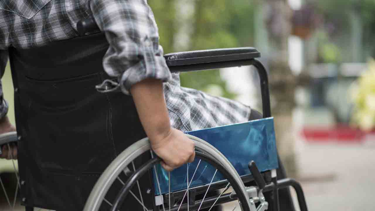 Wheel Chair | దివ్యాంగులకు ఉచిత పవర్ వీల్ చైర్లు: చిన్మయి సేవ ట్రస్ట్