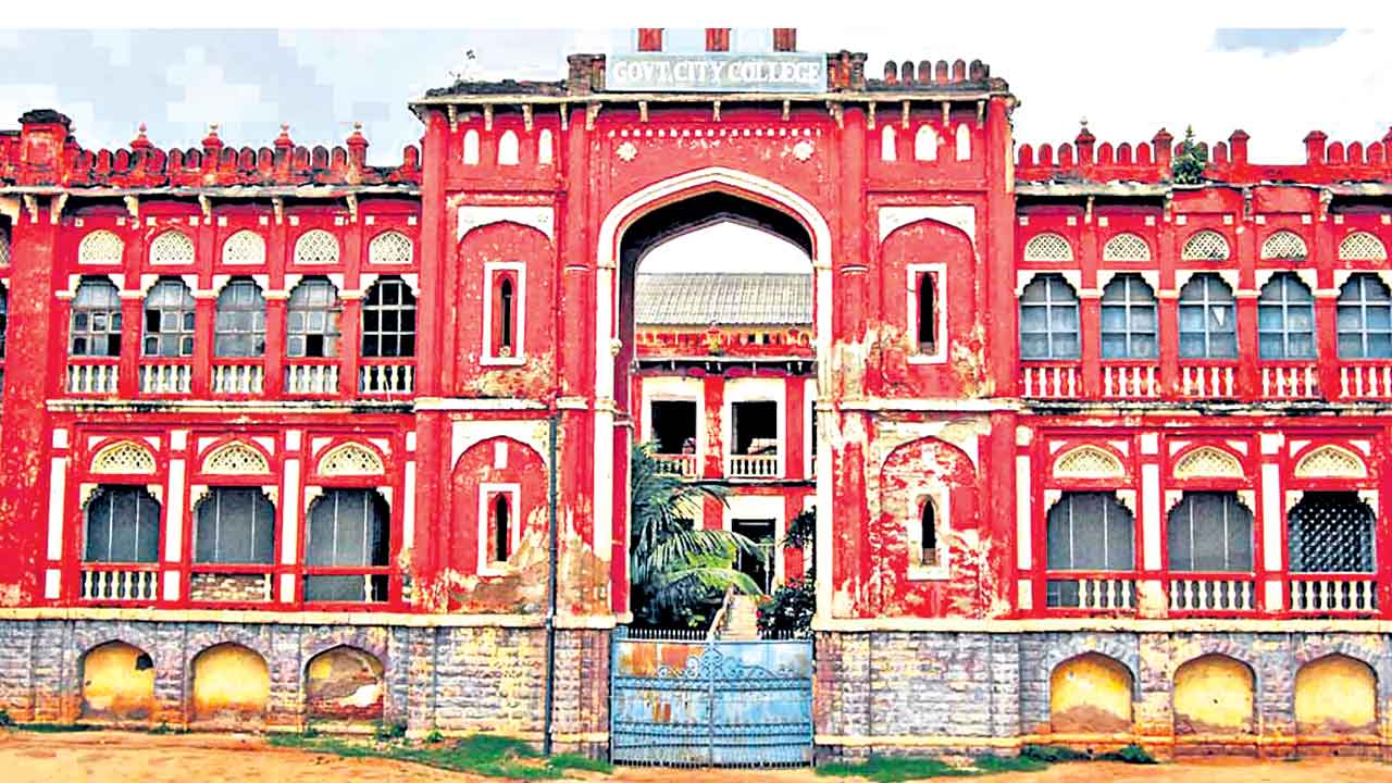 హైదరాబాద్‌ రాష్ట్ర శాసనసభలో ప్రతిపక్ష హోదాను పొందిన పార్టీ?