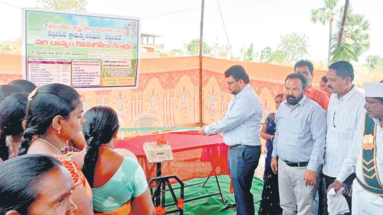 దళారులను నమ్మి మోసపోవద్దు