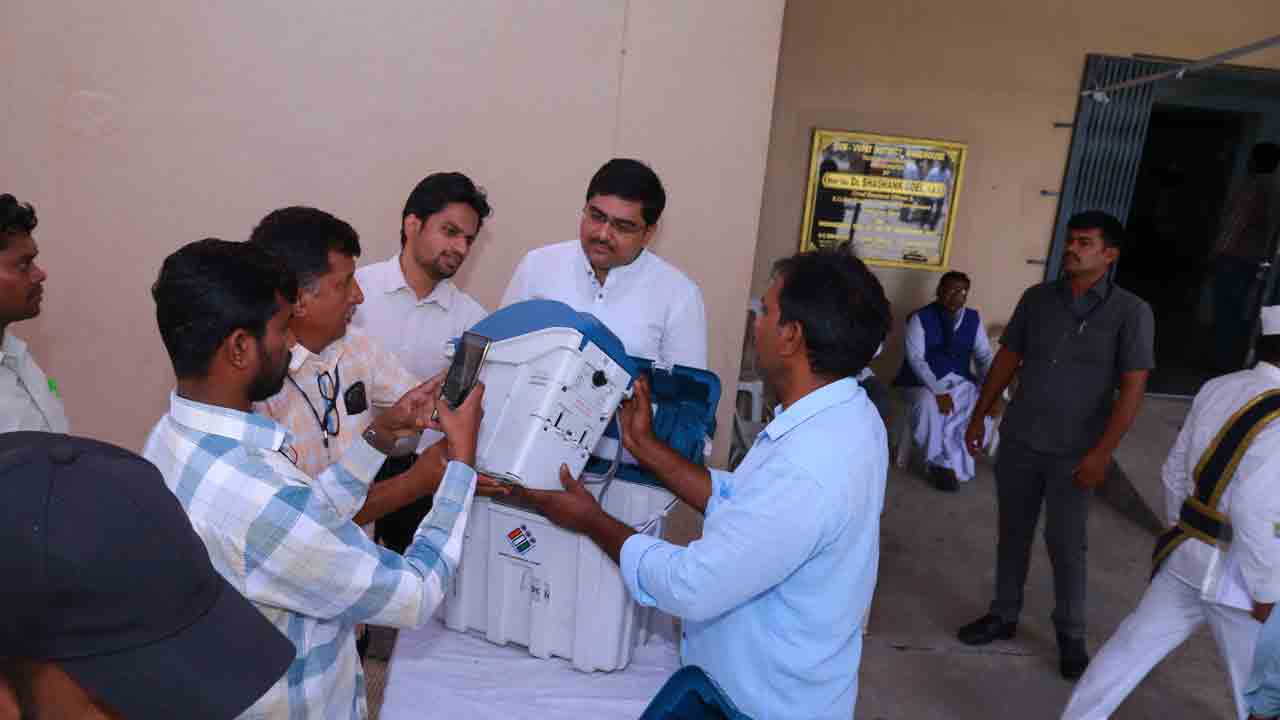 ఈవీఎంల రెండో దశ ర్యాండమైజేషన్‌ పూర్తి