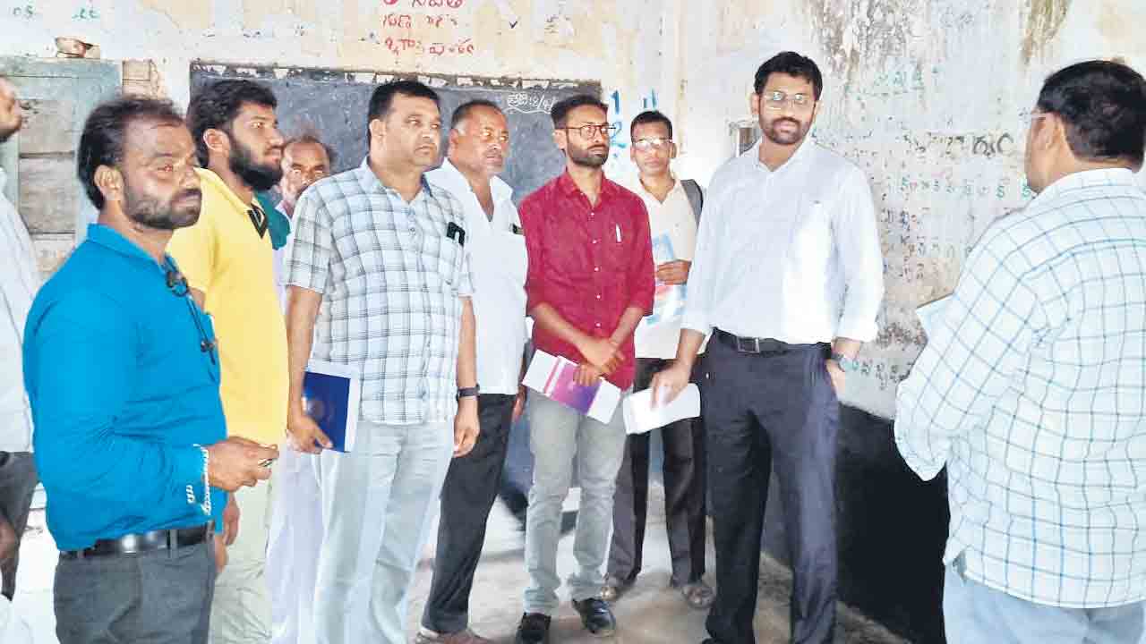 ప్రభుత్వ పాఠశాలలను అభివృద్ధి చేస్తాం