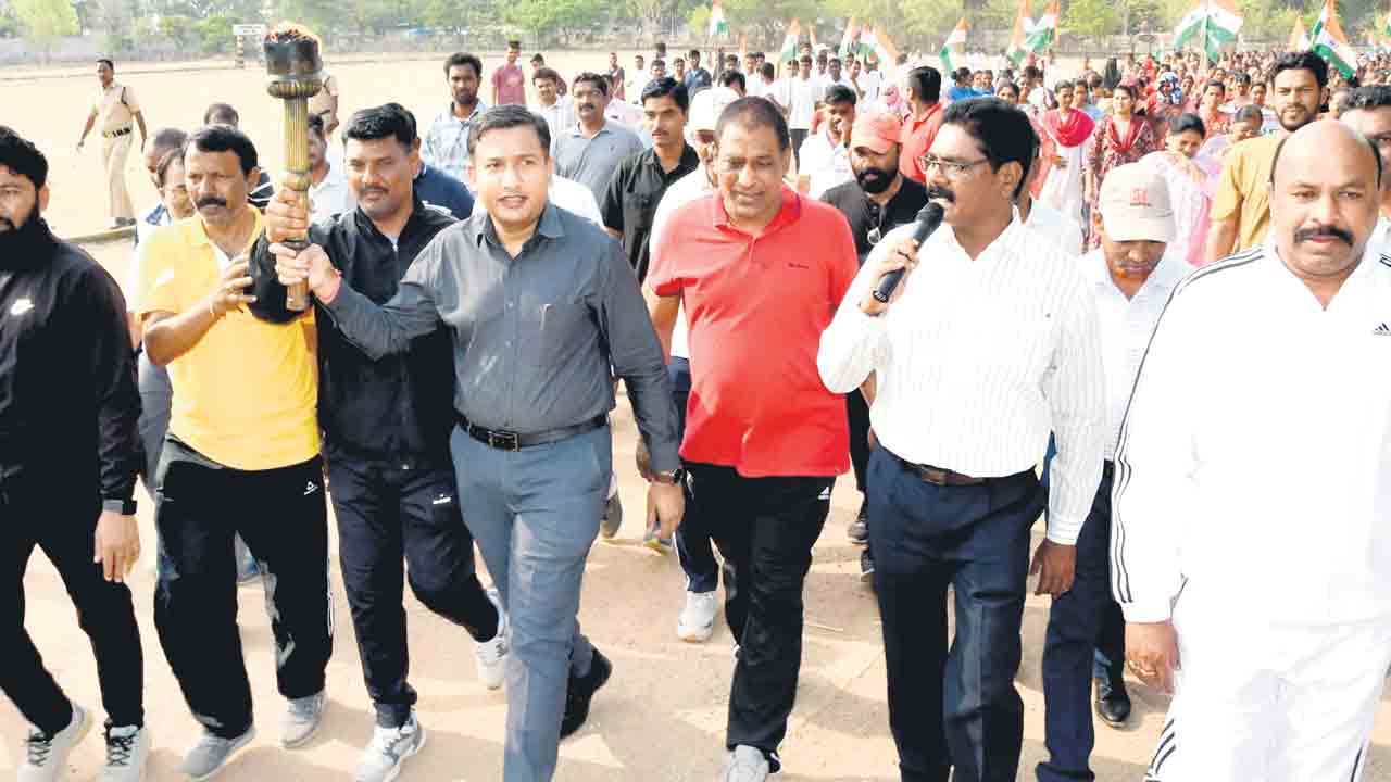 ప్రతి ఒక్కరూ ఓటరుగా నమోదు చేసుకోవాలి