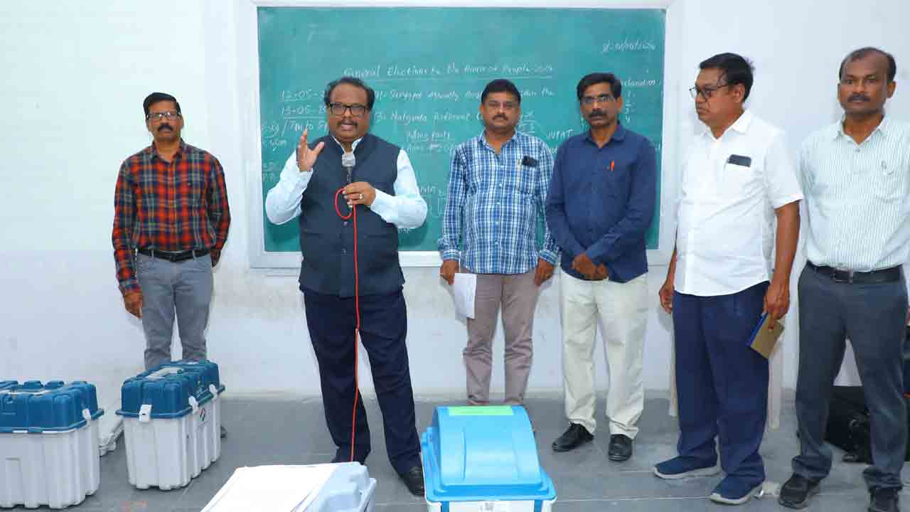 ఎన్నికల విధులు పారదర్శకంగా నిర్వహించాలి