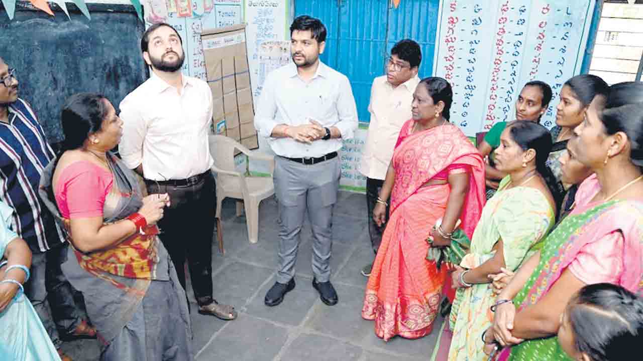 అభివృద్ధి పనులు వేగంగా పూర్తి చేయాలి