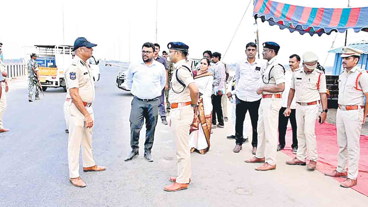 అప్రమత్తంగా ఉండాలి