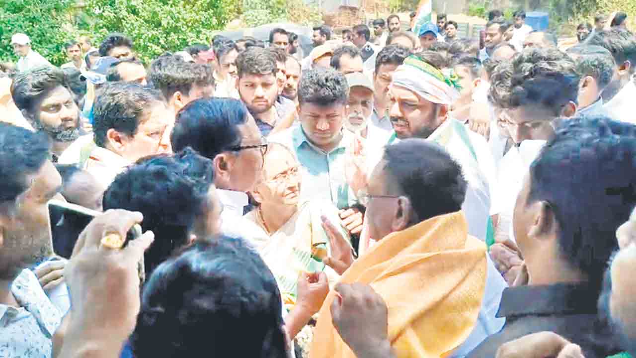 కాంగ్రెస్‌లో లొల్లి