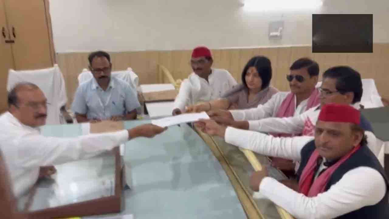 Dimple Yadav | మెయిన్‌పురిలో నామినేషన్‌ దాఖలు చేసిన డింపుల్‌ యాదవ్‌