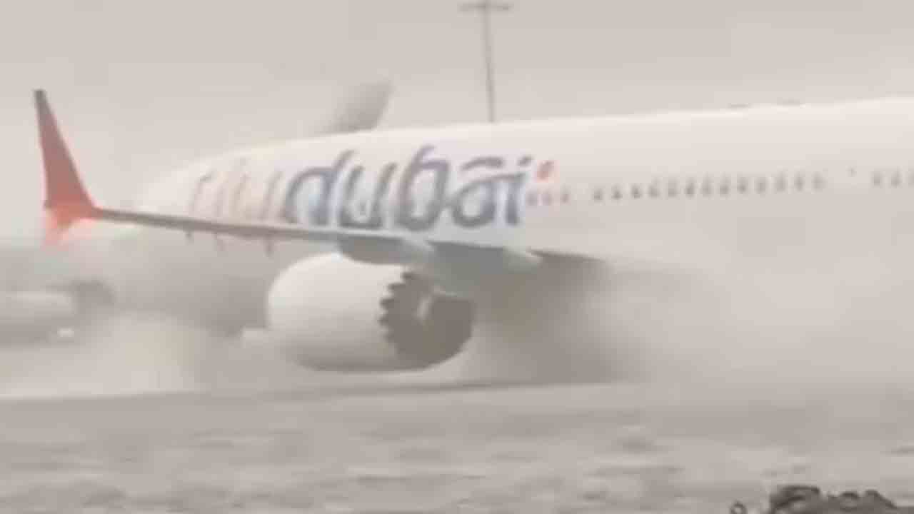 Dubai | ఎడారి దేశాన్ని ముంచెత్తిన భారీ వర్షం.. భారత్‌-దుబాయ్‌ మధ్య నడిచే 28 విమానాలు రద్దు