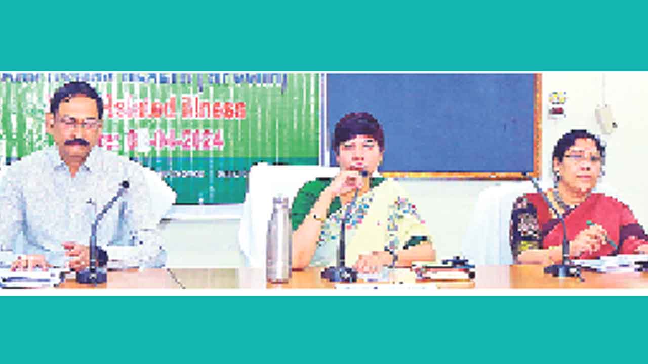 ప్రజలు వడదెబ్బపై అవగాహన కల్పించాలి