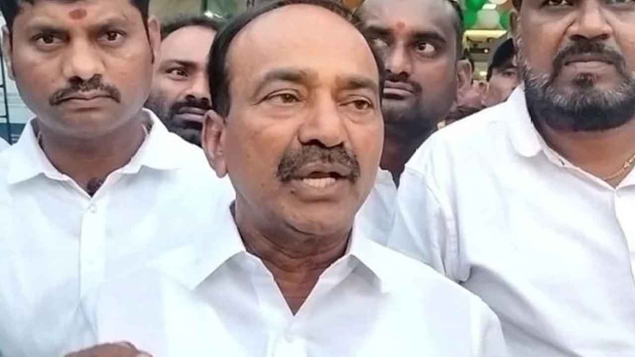 ఈటలపై క్రిమినల్ కేసు పెట్టాలి
