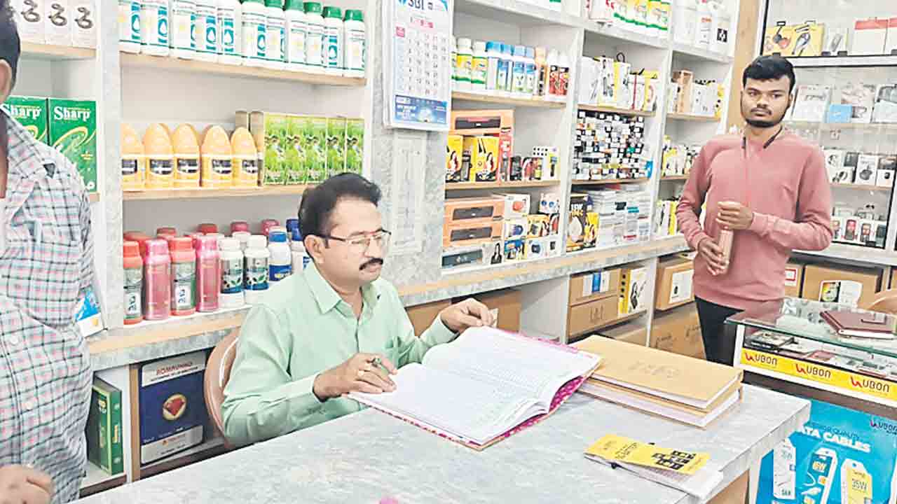 నకిలీ విత్తనాలకు అడ్డుకట్ట పడేదెలా..?