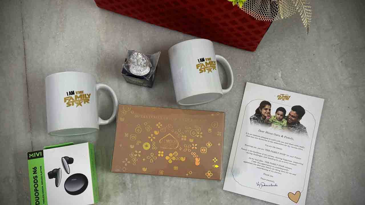 Family Star | ఫ్యామిలీ స్టార్‌ విజయ్‌ దేవరకొండ స్పెషల్‌ గిఫ్ట్‌ ప్యాక్‌లు.. ఎవరికోసమో తెలుసా..?