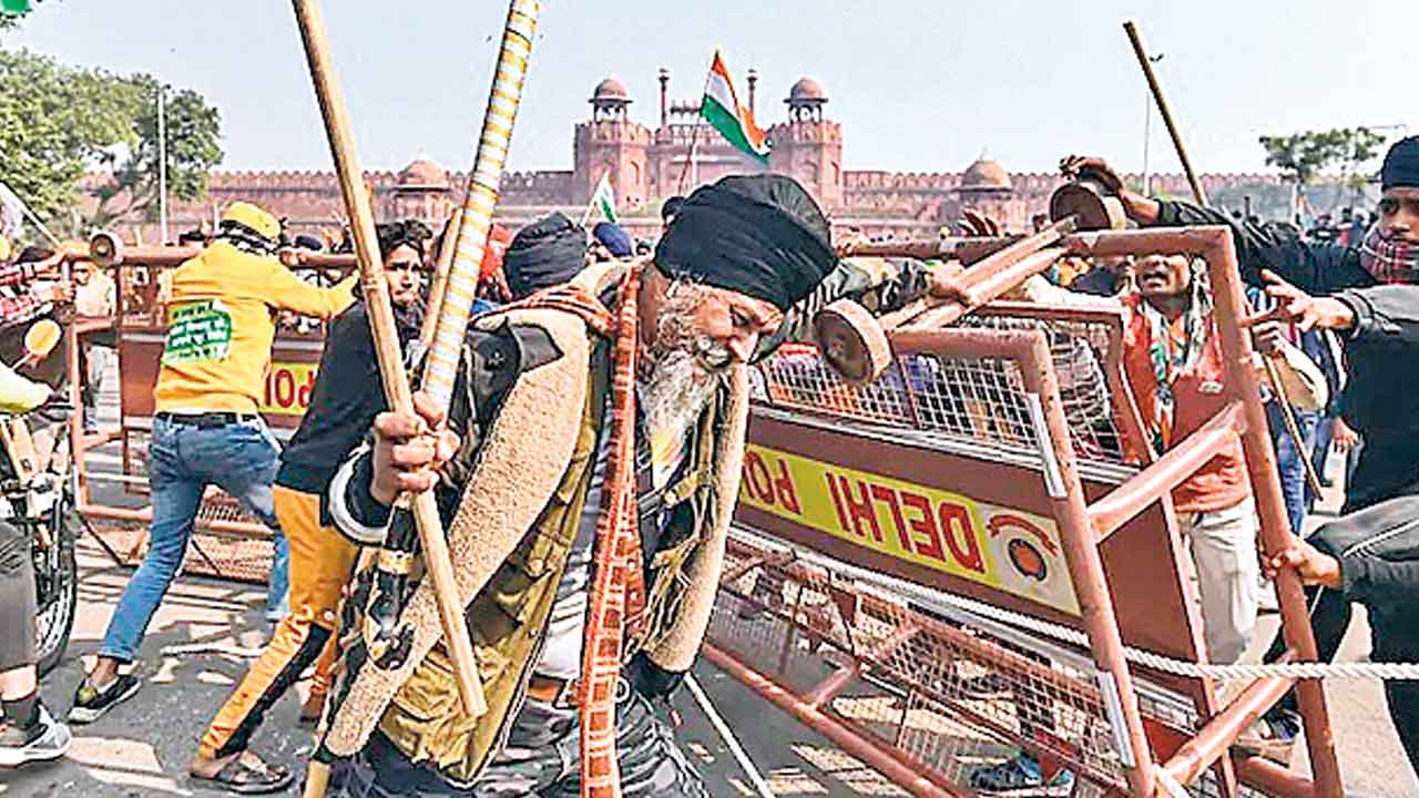 Farmers | అన్నదాత ధర్మాగ్రహం.. హస్తిన పెద్దలకు సిరాచుక్కతో బుద్ధి చెప్పాలనుకుంటున్న రైతన్న!