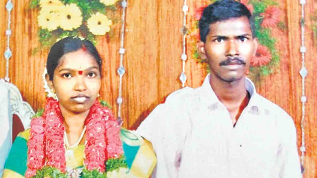 Crime News | బతుకు భారమై.. అక్కా తమ్ముడి ఆత్మహత్య