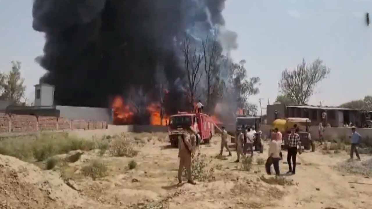 Fire accident | ప్లాస్టిక్ పైపుల గోదాంలో భారీ అగ్నిప్రమాదం.. Video