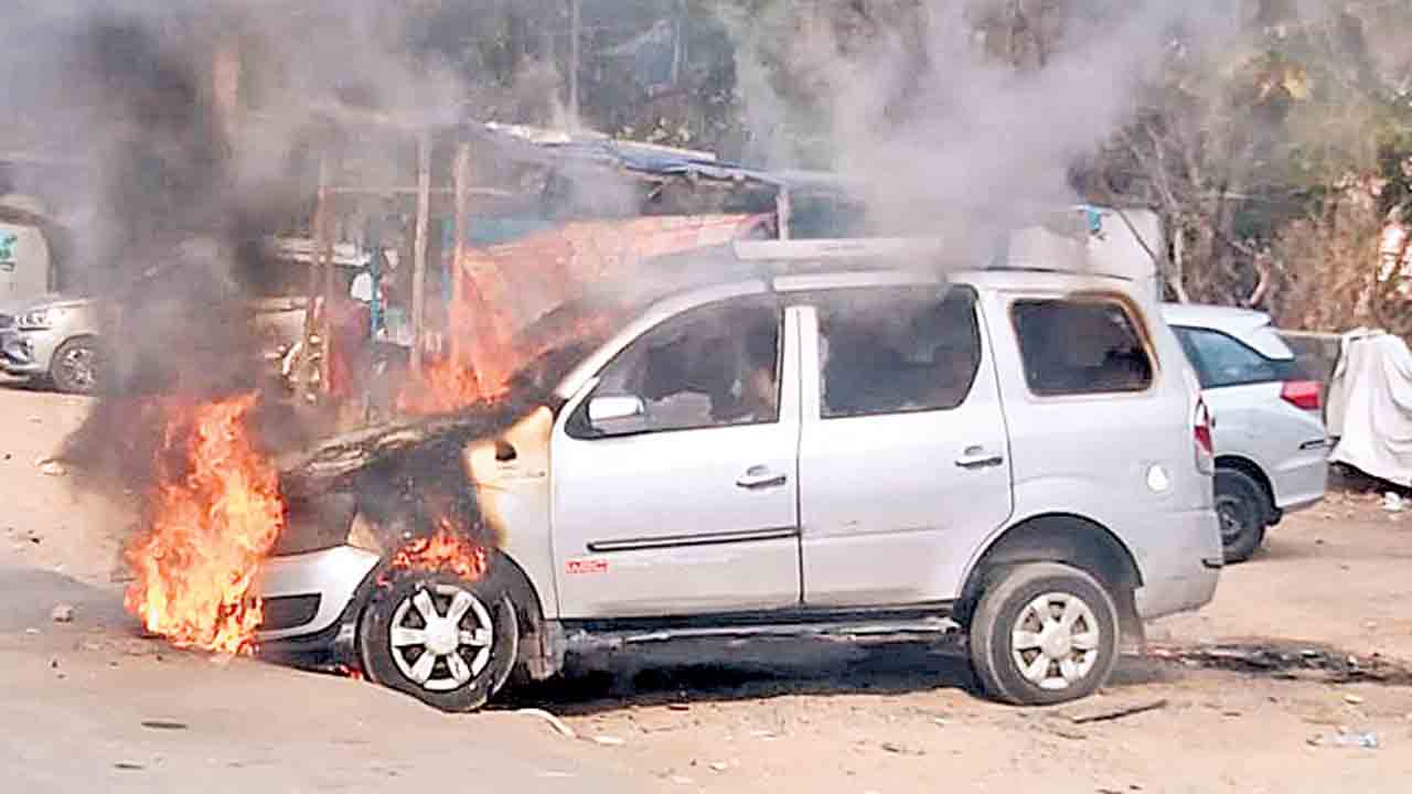 కారులో మంటలు