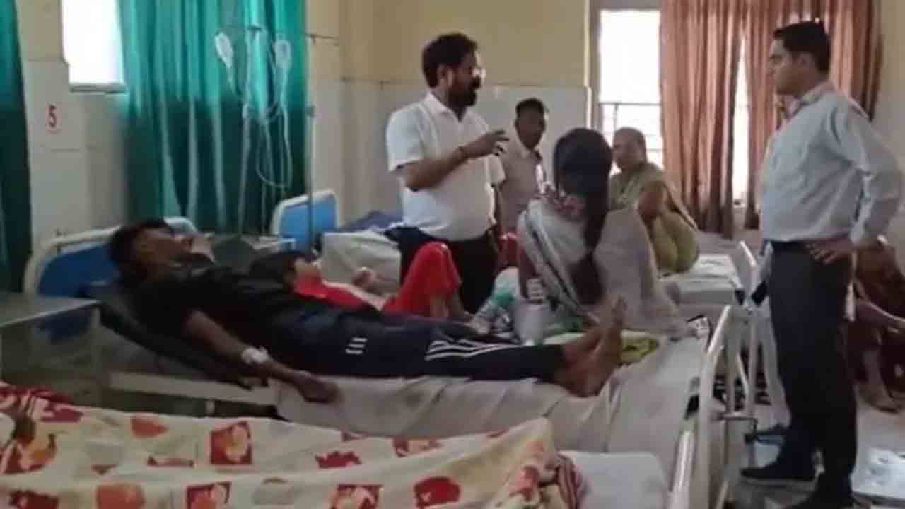 Food Poisoning | పెళ్లి భోజనం తిన్న 70 మందికి అస్వస్థత