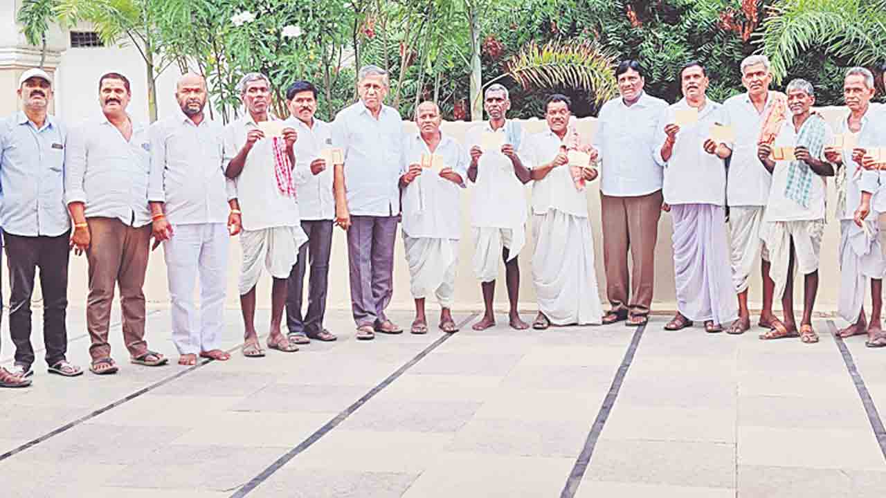 హామీల అమలుకు పక్షాన పోరాటం