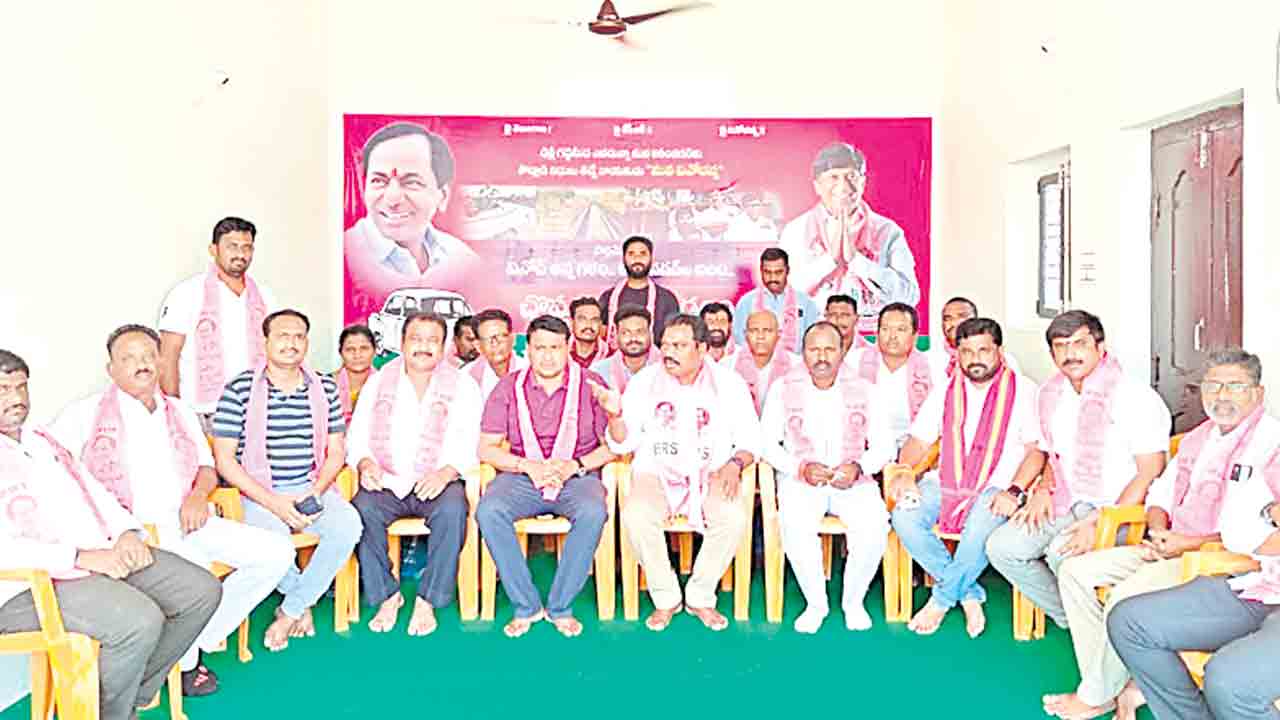 కేటీఆర్‌ రోడ్‌ షోను విజయవంతం చేయాలి