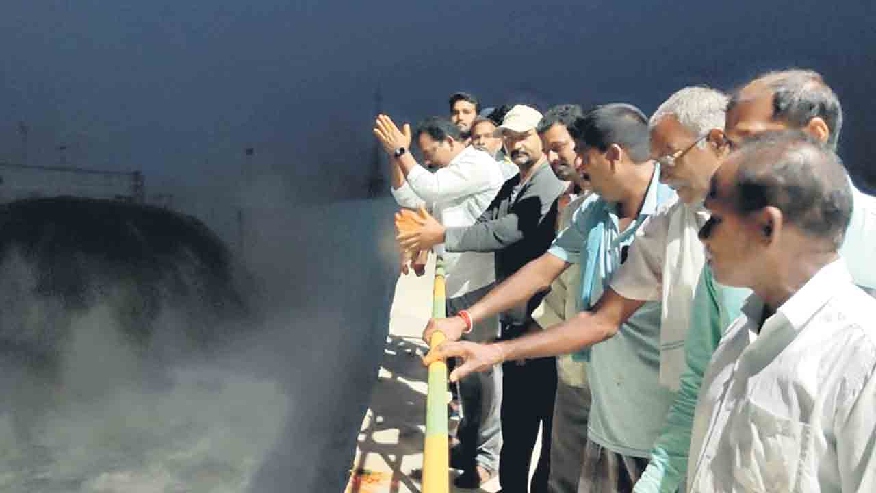 నీటి విడుదల బీఆర్‌ఎస్‌ విజయం