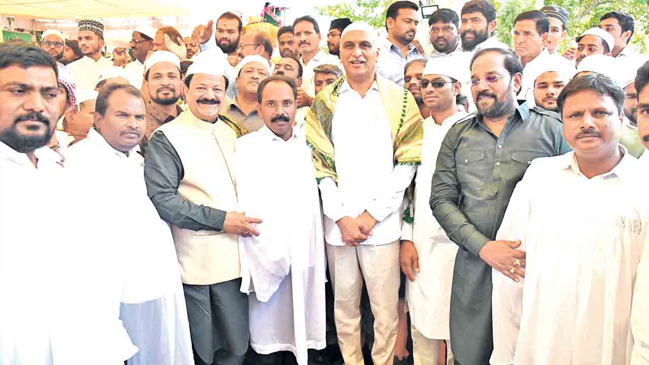 ఘనంగా ఈద్‌-ఉల్‌-ఫితర్‌