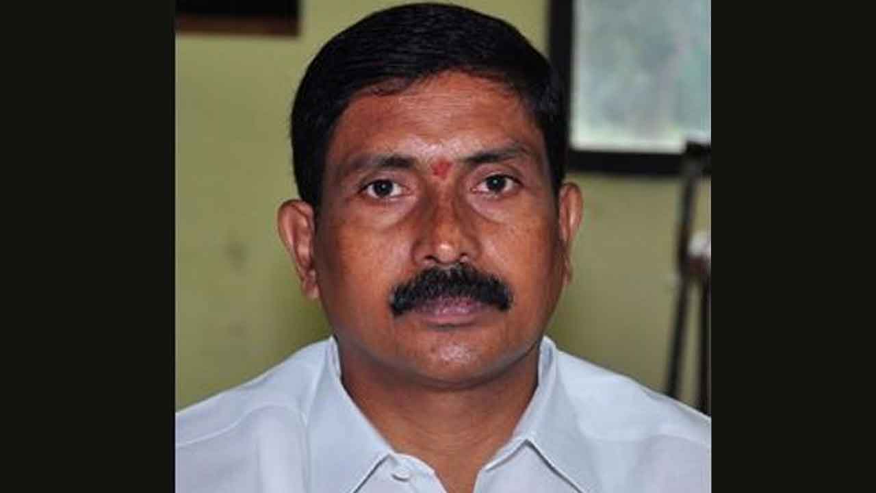 కాంగ్రెస్‌లోకి మాజీ ఎమ్మెల్సీ పూల రవీందర్‌