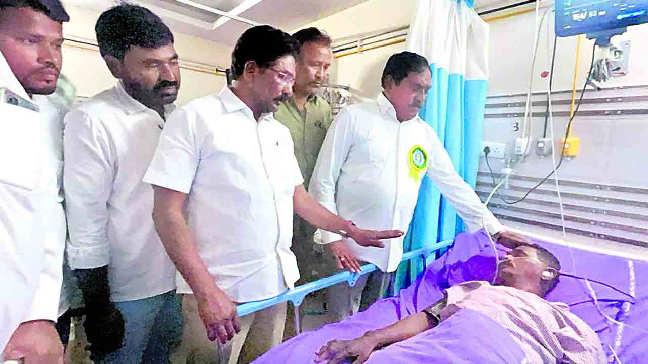అధికార అహంతో దాడులు సిగ్గుచేటు