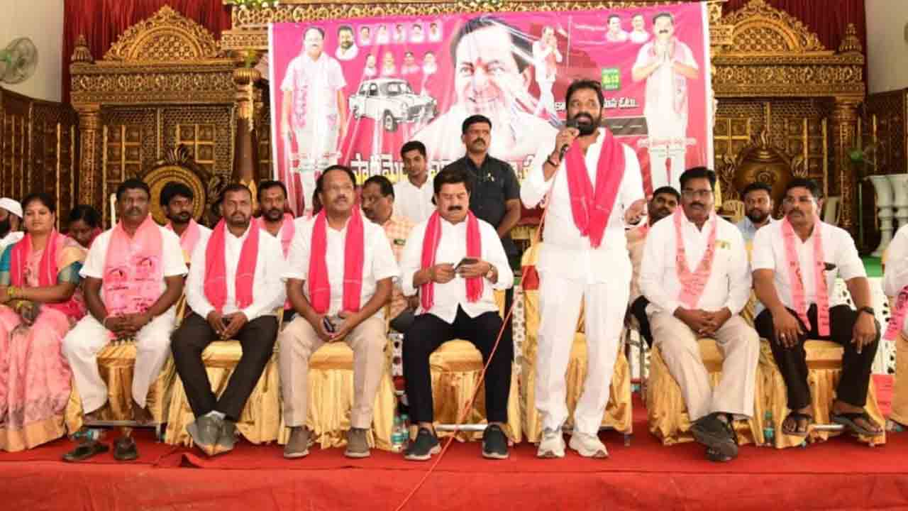 బీజేపీ, కాంగ్రెస్‌ దొందూ దొందే..