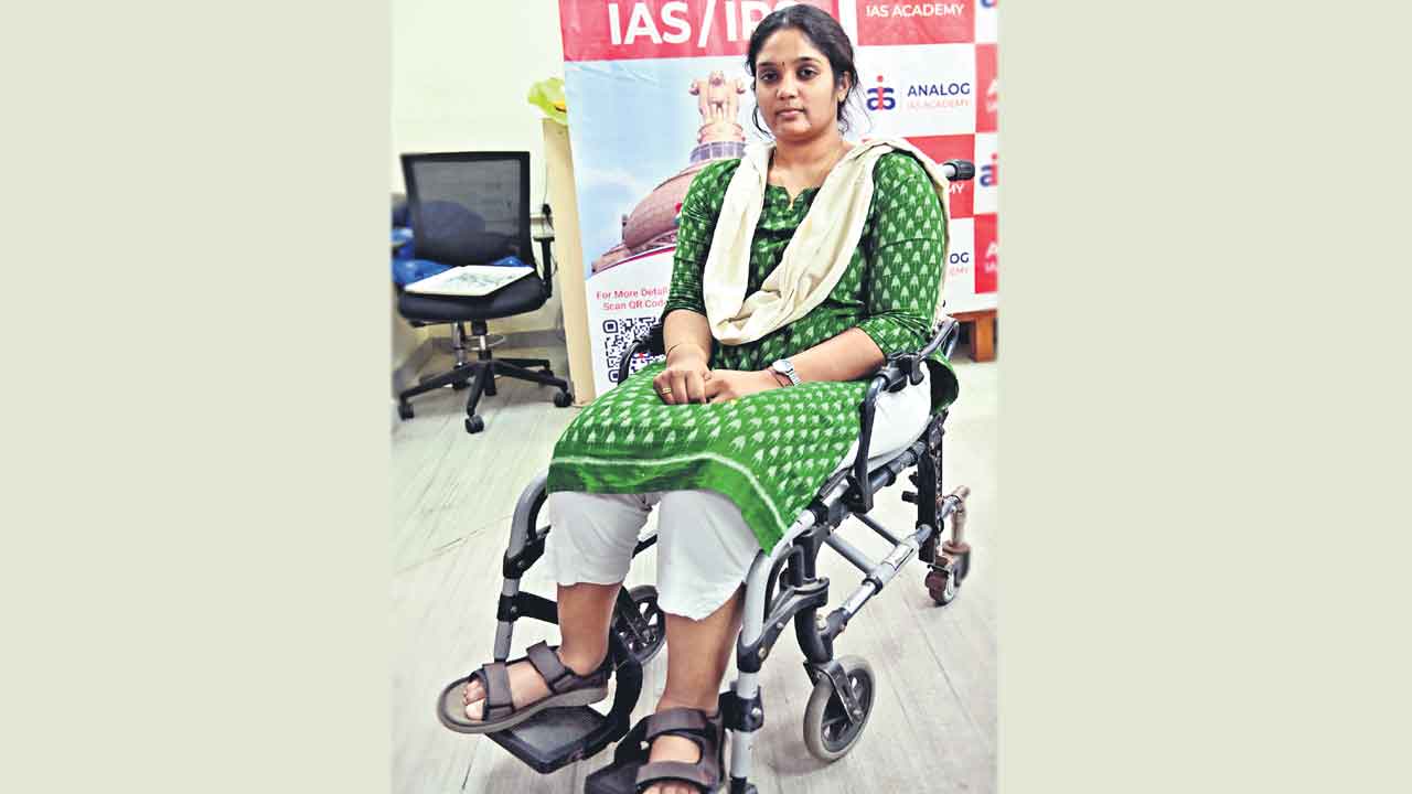 హనిత ఆదర్శనీయం