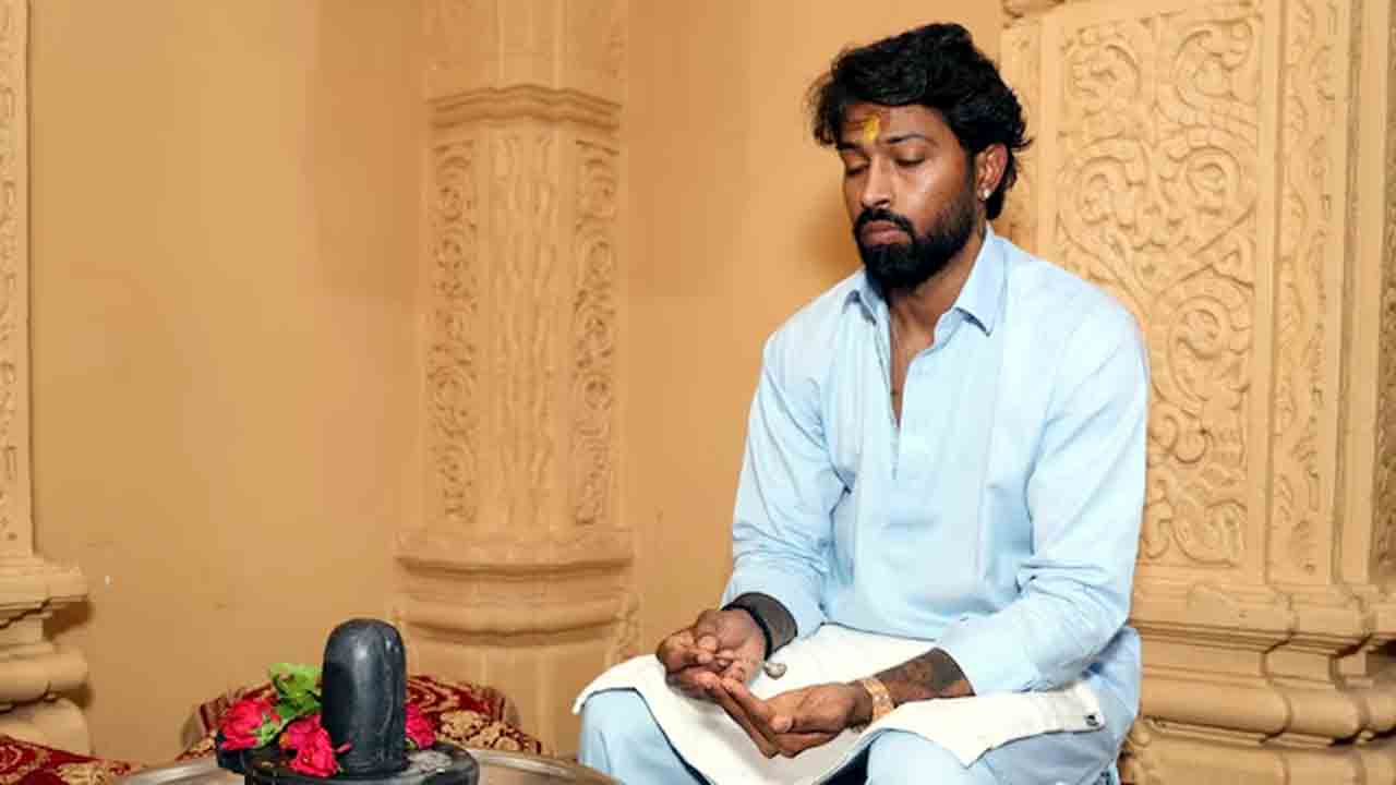 Hardik Pandya | సోమనాథ్ ఆలయంలో హార్దిక్ పాండ్యా పూజలు.. VIDEO