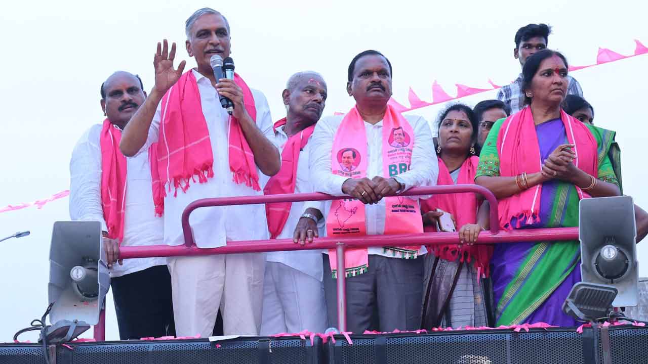 కేసీఆర్‌ బస్సుయాత్రతో వణుకు