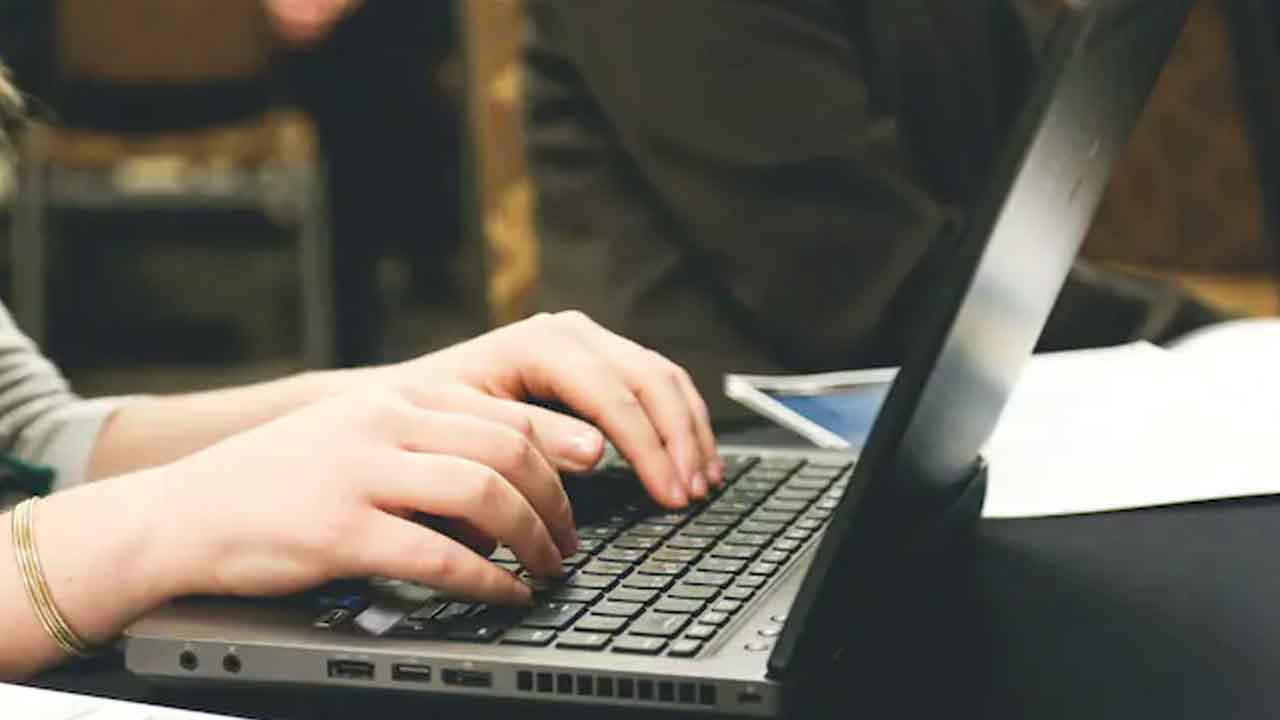 UK Scholarship | యూకేలో పీజీకి 10 లక్షల స్కాలర్‌షిప్‌