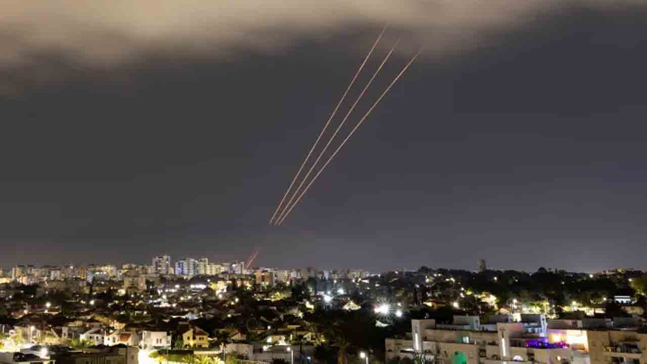 Israel-Iran | ఇరాన్‌పై ప్రతిదాడులకు దిగొద్దు.. ఇజ్రాయెల్‌ను కోరిన ప్రపంచ దేశాల నేతలు