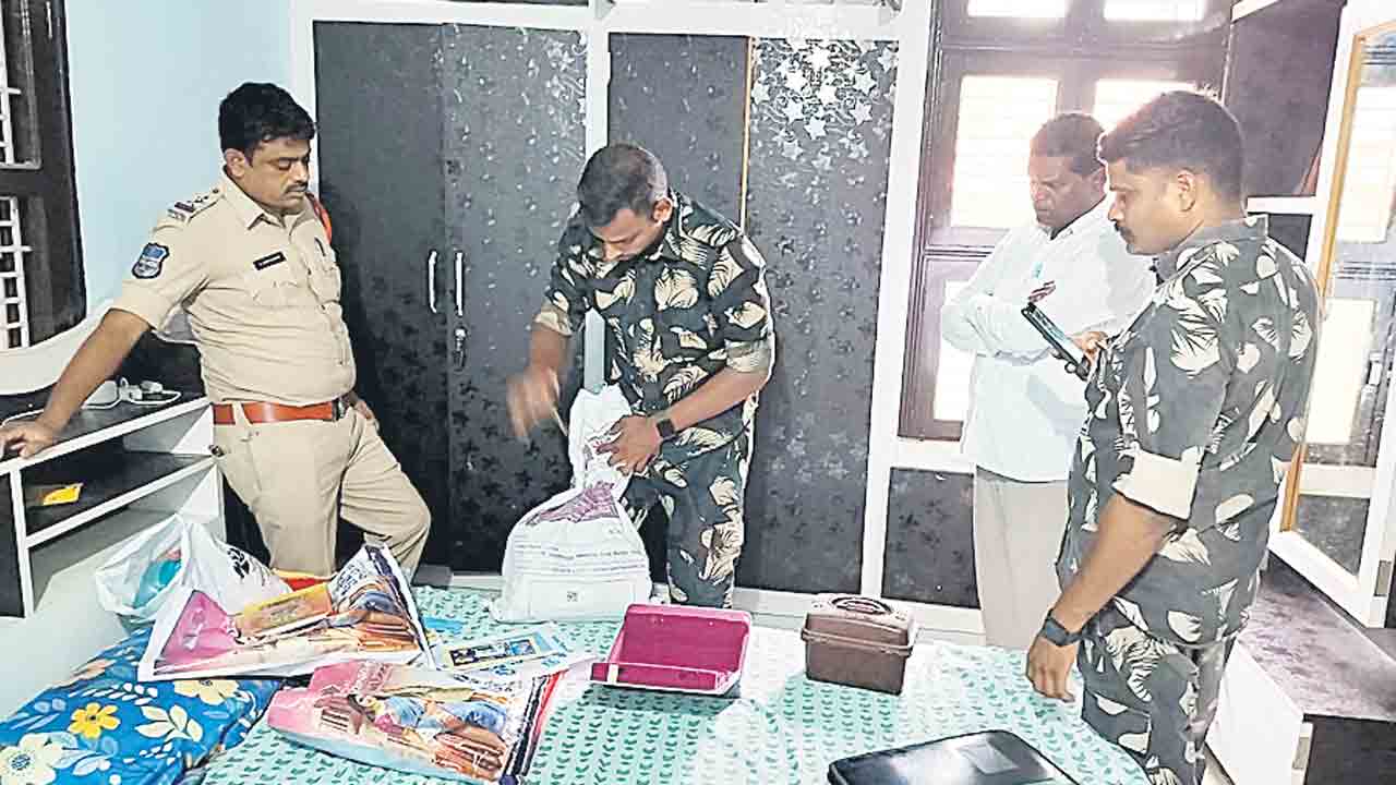 వడ్డీ వ్యాపారులపై పోలీసుల కొరడా