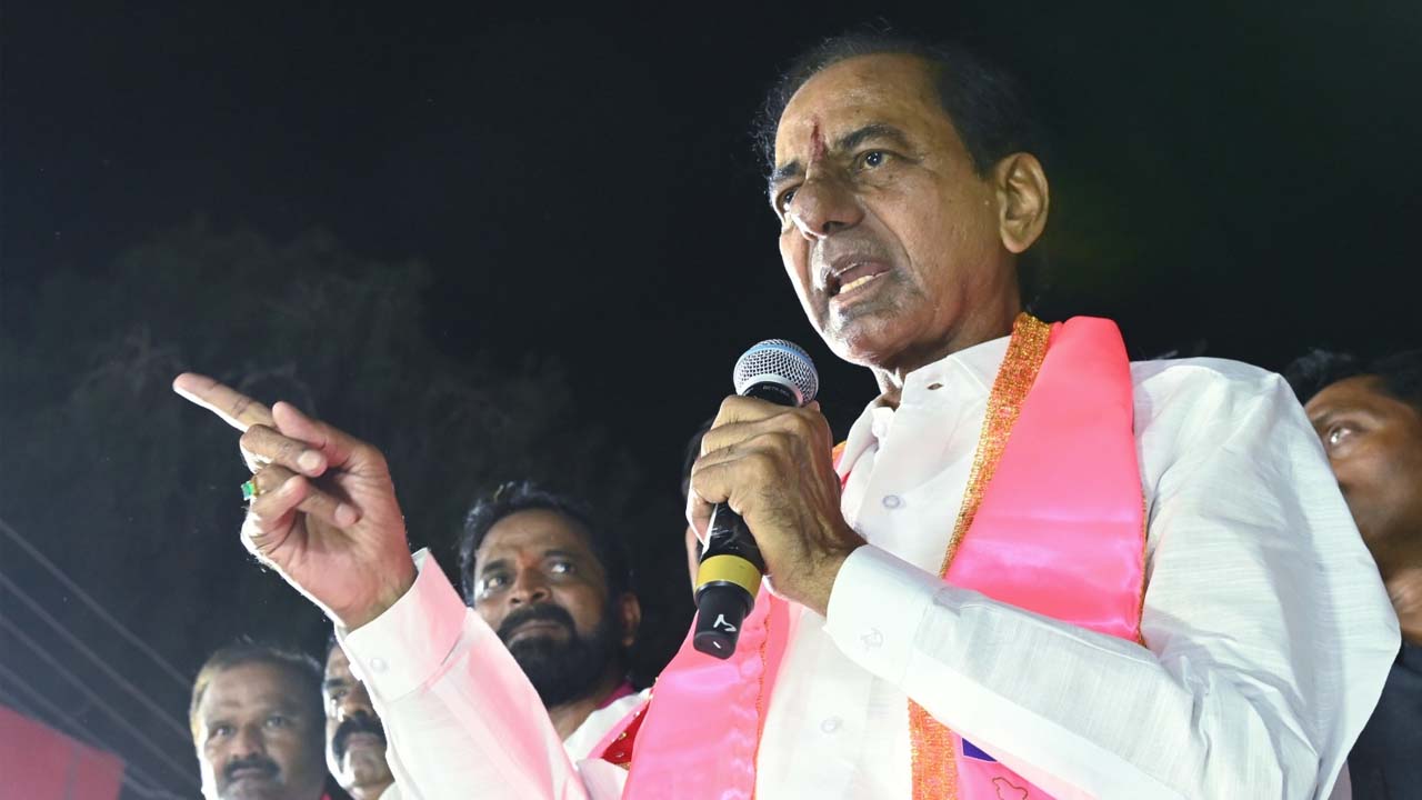 KCR | బీఆర్‌ఎస్‌ను దెబ్బతీసేందుకు బీజేపీ, కాంగ్రెస్‌ కుట్ర : కేసీఆర్‌