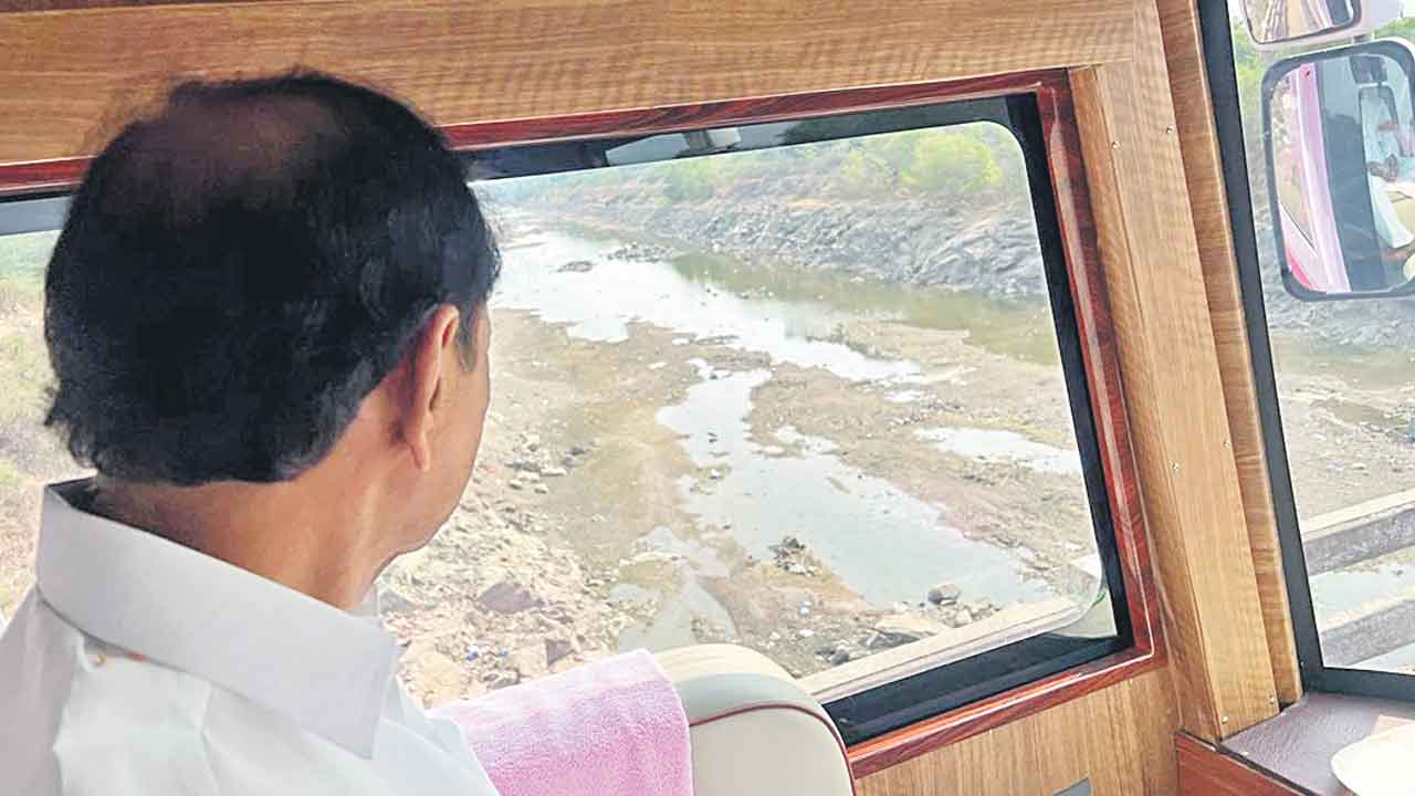 KCR | అయ్యో! వరద కాలువ ఇట్లయ్యిందా?.. ఎండాకాలంలోనూ నిండుగా ఉండే కాలువ ఎండిపోవడంపై కేసీఆర్‌ ఆవేదన