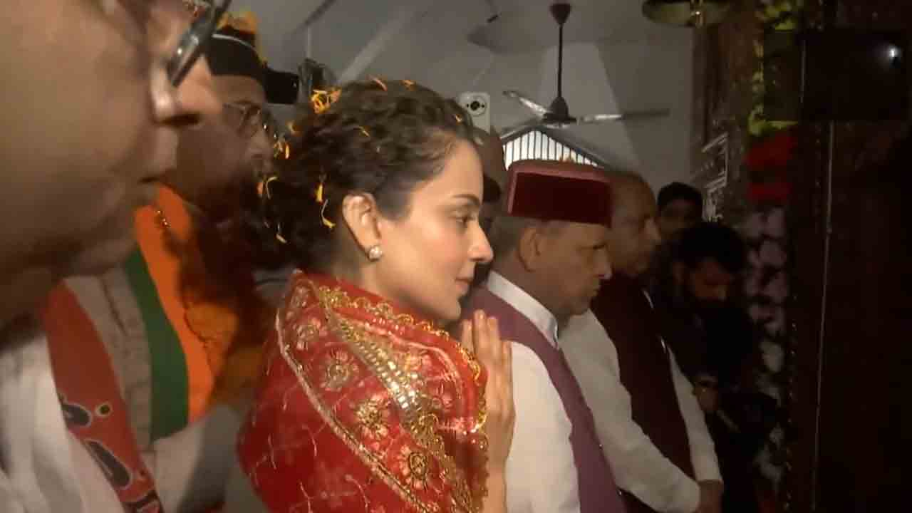 Kangana Ranaut | భీమకాళీ ఆలయంలో కంగనా రనౌత్ ప్రత్యేక పూజలు.. Video