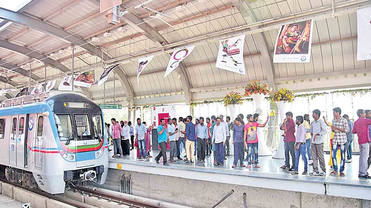 Hyderabad Metro | 50 కోట్ల ప్ర‌యాణికుల మైలురాయిని సాధించిన హైద‌రాబాద్ మెట్రో