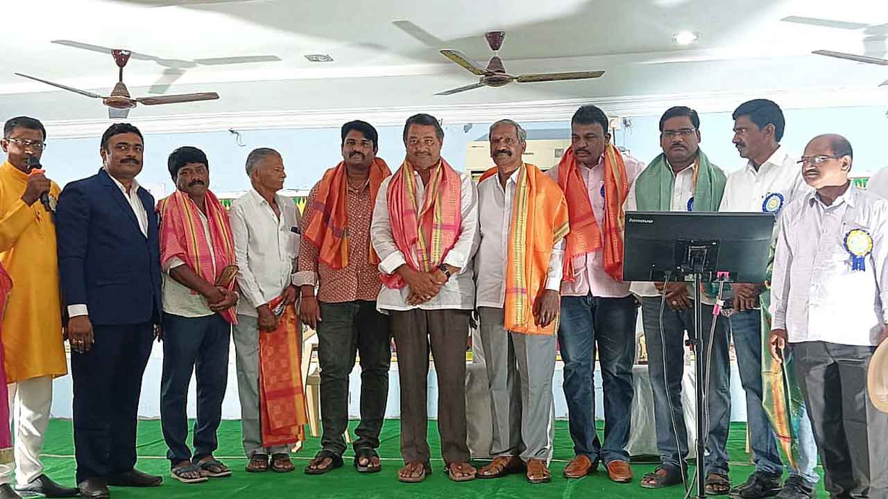 పాట ద్వారా సమాజంలో మార్పు